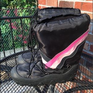Women’s Snow Boots. Sz 11. EUC